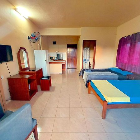 Latanier Beach Hotel Grand Baie Exterior foto
